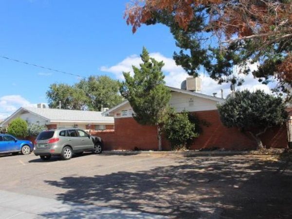 328 Charleston Street SE, Albuquerque, NM 87108