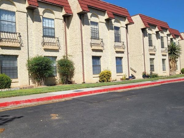 831 Country Club Drive SE, Unit APT 2D, Rio Rancho, NM 87124