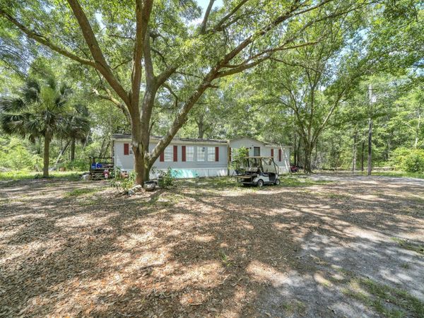 41 Frog Hill Road, Freeport, FL 32439