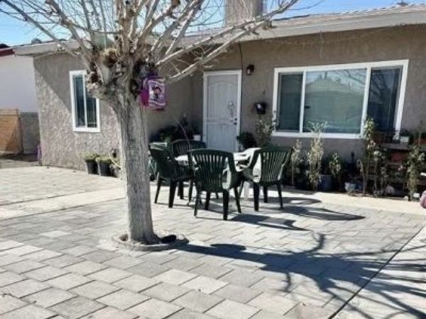 34262 Paris, Barstow, CA 92311