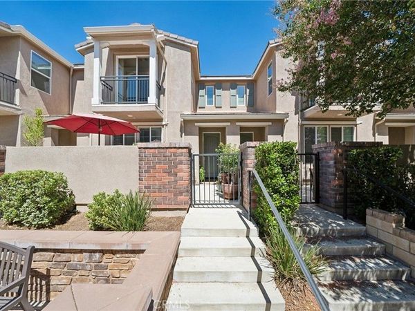 28780 Calle De La Paz, Valencia, CA 91354