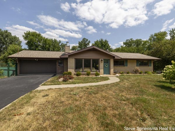 4372 Cordes Avenue NW, Comstock Park, MI 49321