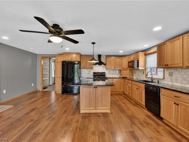 1563 Eastern Road , Rittman, OH 44270 Photo 3