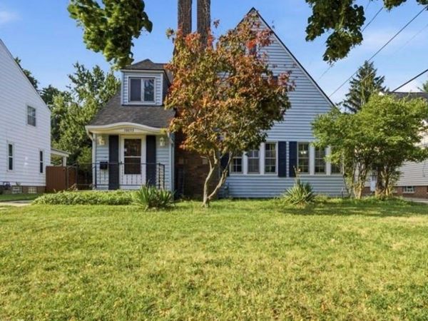 10033 Chesterfield Drive, Parma Heights, OH 44130