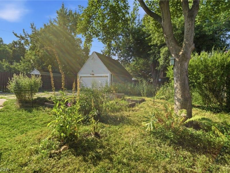 10033 Chesterfield Drive, Parma Heights, OH 44130 Photo 30