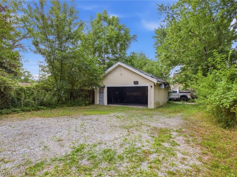 3407 Daisy Avenue, Cleveland, OH 44109 Photo 7