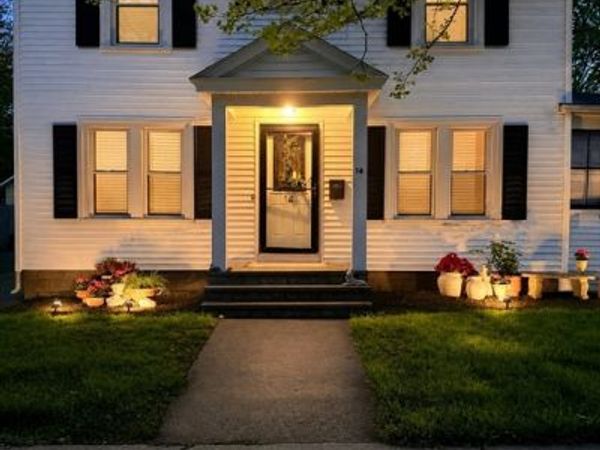 14 Castle St, Springfield, MA 01118