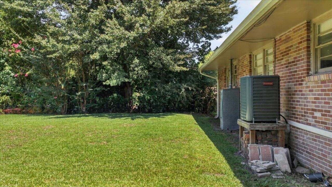 1450 N Sherwood Drive Photo 14