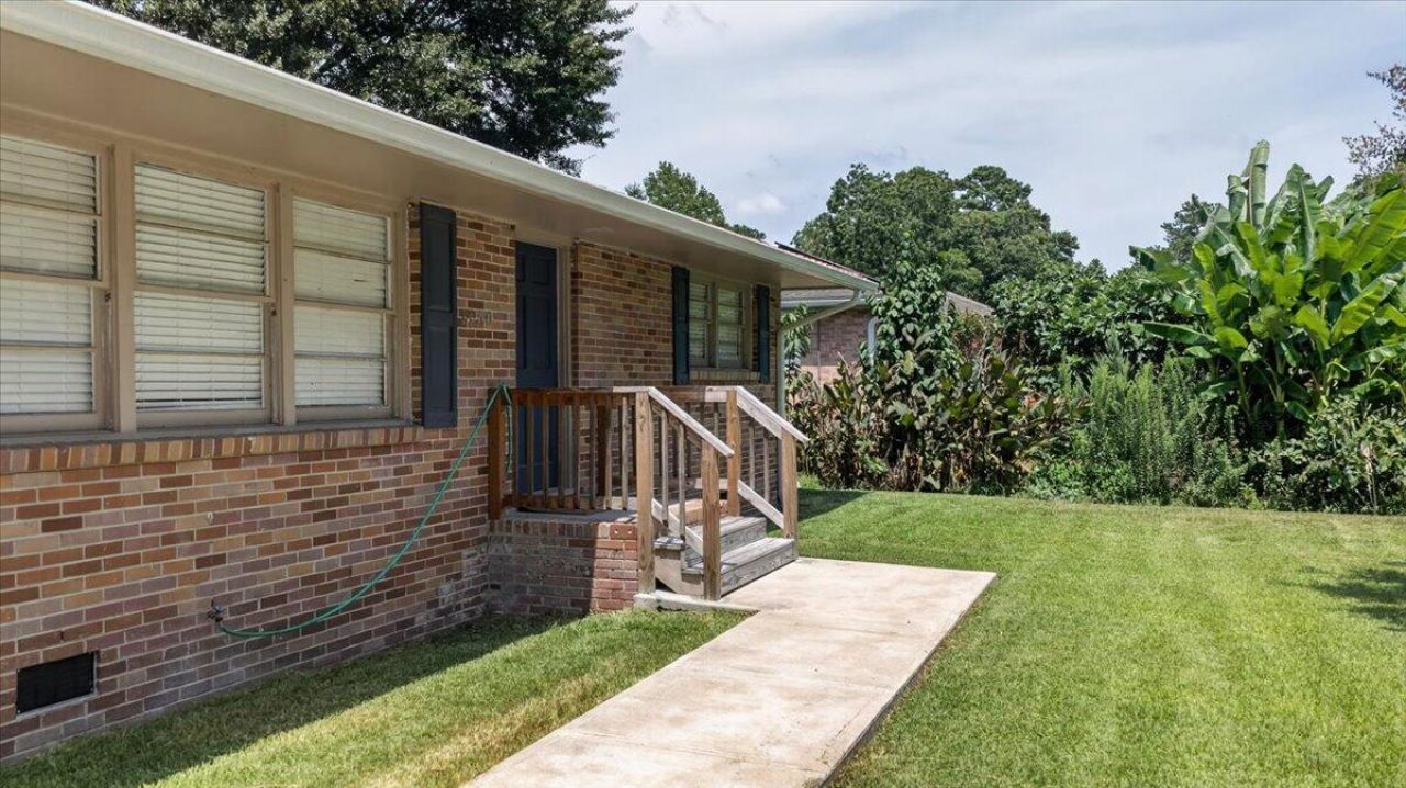 1450 N Sherwood Drive Photo 18