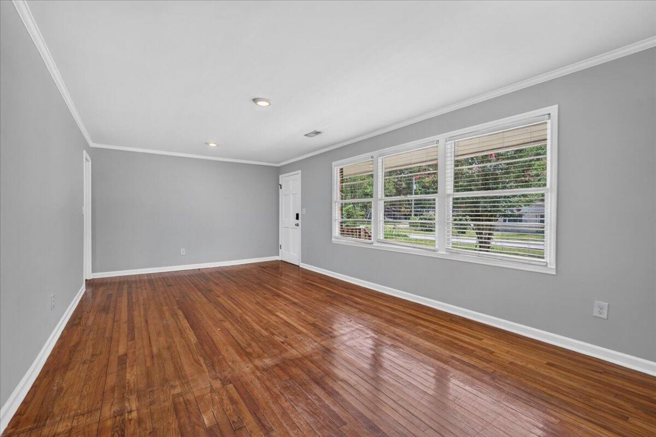 1450 N Sherwood Drive Photo 8
