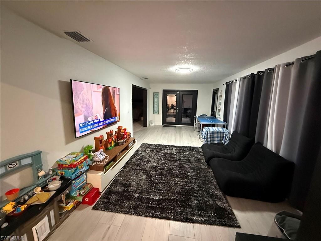 1475 N Larkwood Sq , Fort Myers, FL 33919 Photo