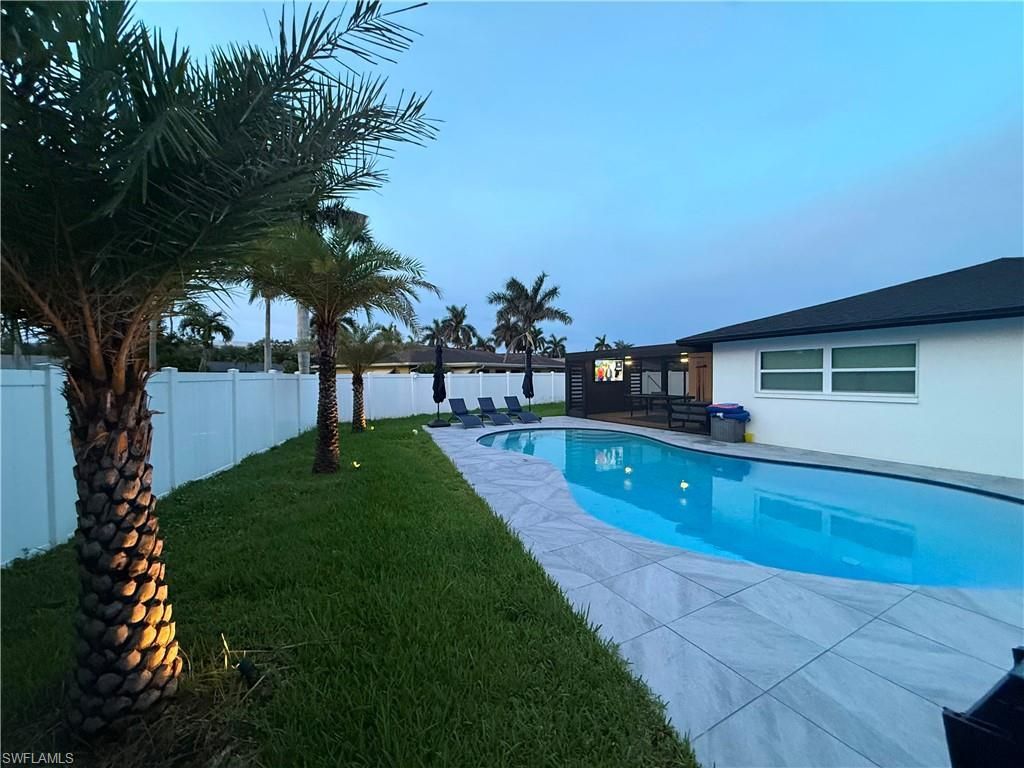 1475 N Larkwood Sq , Fort Myers, FL 33919 Photo