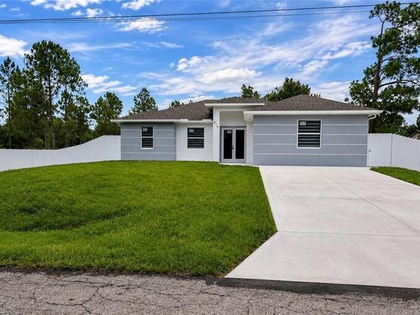 914 5th AVE , LEHIGH ACRES, FL 33972