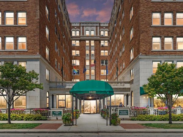 1028 E Juneau AVENUE, Unit 418, Milwaukee, WI 53202