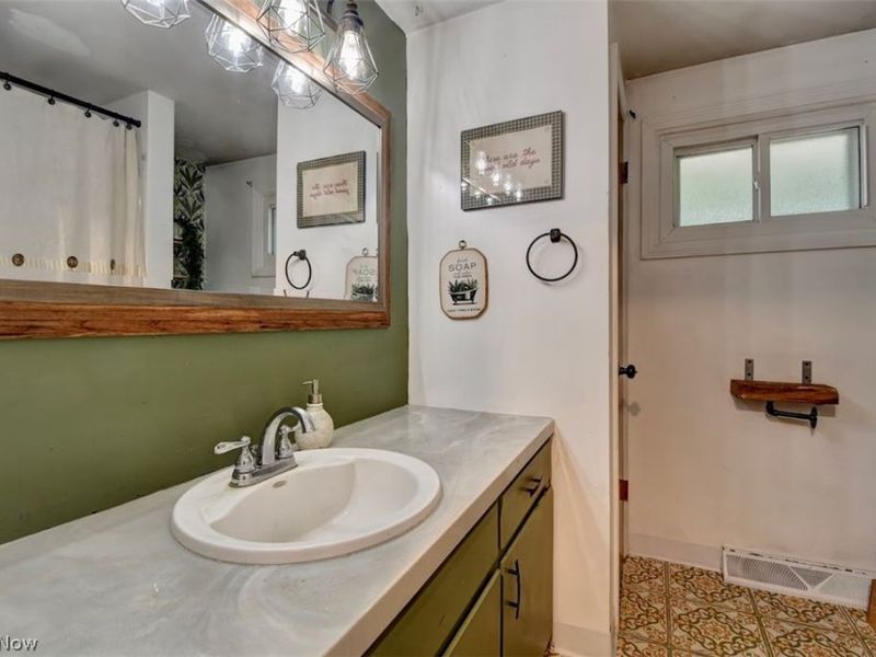 1750 Fairbrook Avenue NE, East Canton, OH 44730 Photo 12