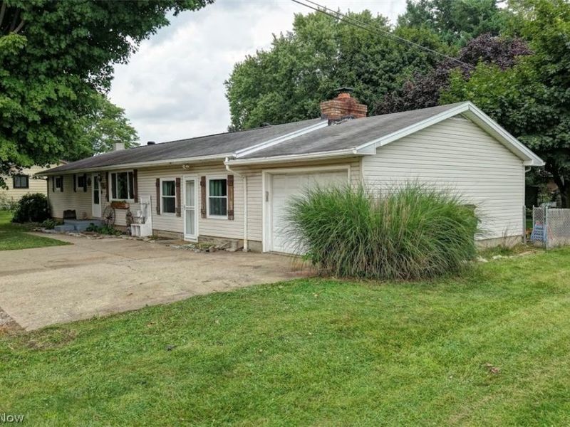 1750 Fairbrook Avenue NE, East Canton, OH 44730 Photo 2