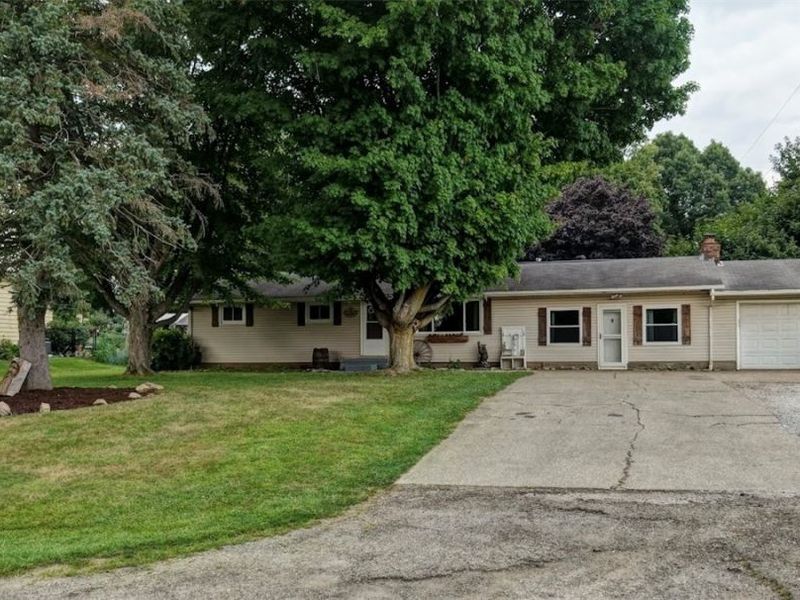 1750 Fairbrook Avenue NE, East Canton, OH 44730 Photo 3