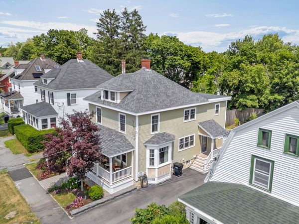 143 Maple Street , Bangor, ME 04401