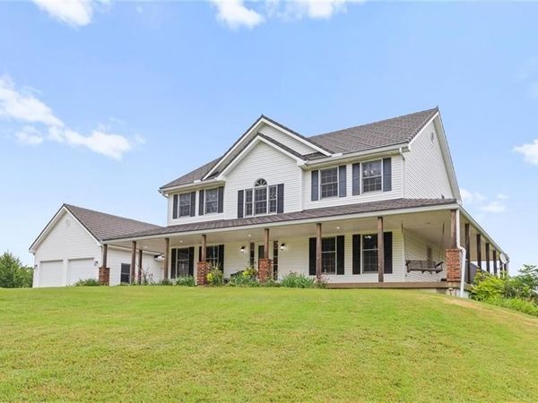 9133 Coronado Circle, De Soto, KS 66018