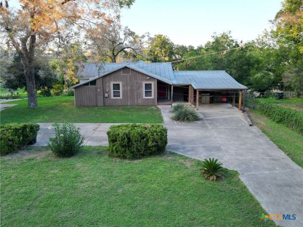 1695 Kuehler Avenue , New Braunfels, TX 78130