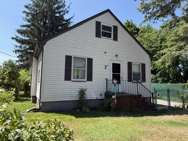 45 Charles Ave, Stoughton, MA 02072
