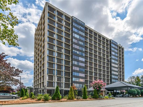 1101 N Elm Street, Unit 805, Greensboro, NC 27401