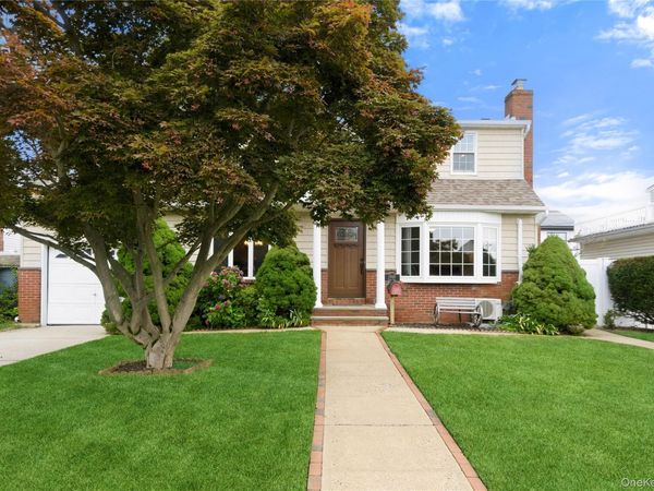 1865 Dover Road , Wantagh, NY 11793