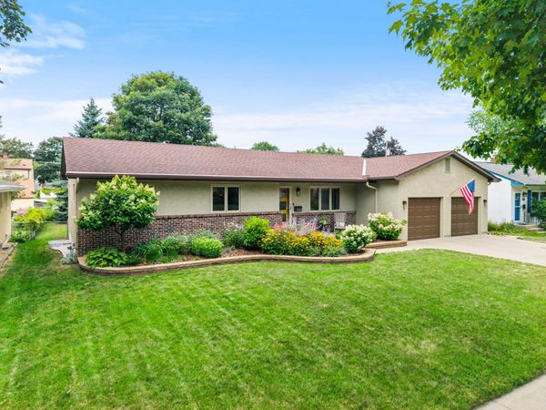 1347 Mackubin Street , Saint Paul, MN 55117