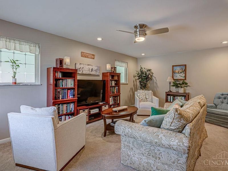 8991 Eldora Drive, Sycamore Township, OH 45236 Photo 2