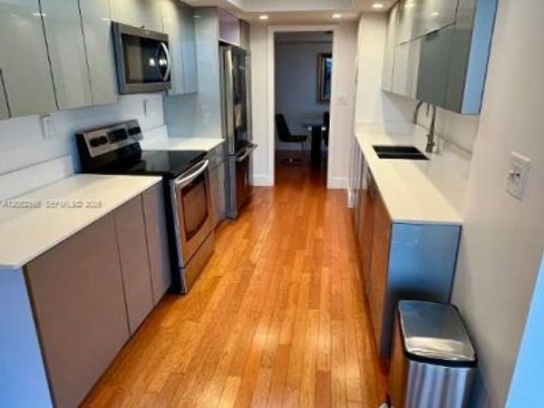 1000 Quayside Ter, Unit 805, Miami, FL 33138