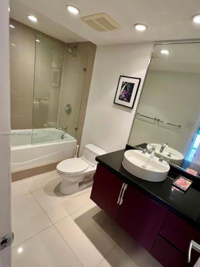 1000 Quayside Ter, Unit 805, Miami, FL 33138 Photo