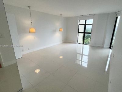 1000 Quayside Ter, Unit 805, Miami, FL 33138 Photo