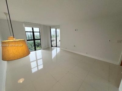 1000 Quayside Ter, Unit 805, Miami, FL 33138 Photo