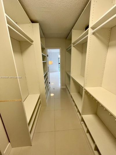 1000 Quayside Ter, Unit 805, Miami, FL 33138 Photo