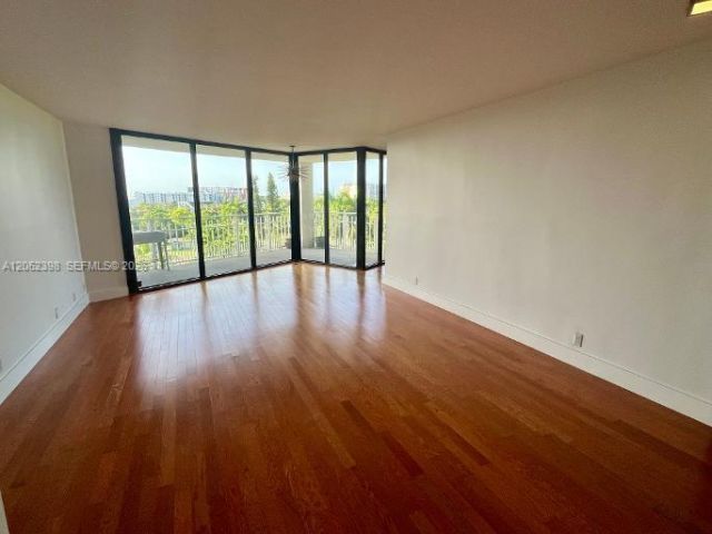 1000 Quayside Ter, Unit 805, Miami, FL 33138 Photo