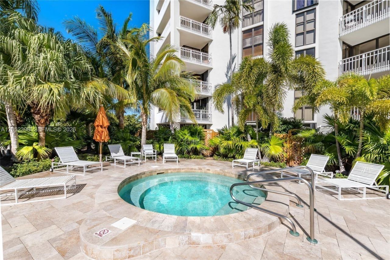1000 Quayside Ter, Unit 805, Miami, FL 33138 Photo