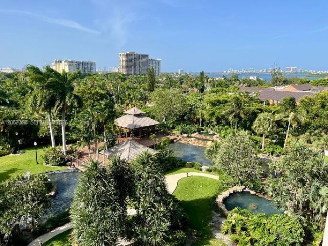 1000 Quayside Ter, Unit 805, Miami, FL 33138 Photo