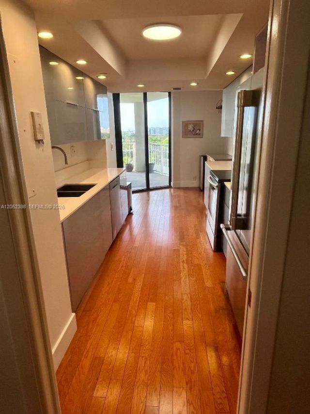 1000 Quayside Ter, Unit 805, Miami, FL 33138 Photo