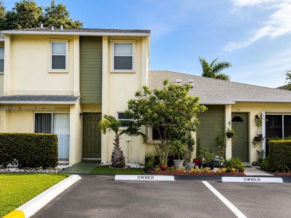 773 Crystal Lake Dr , Unit 773, Deerfield Beach, FL 33064