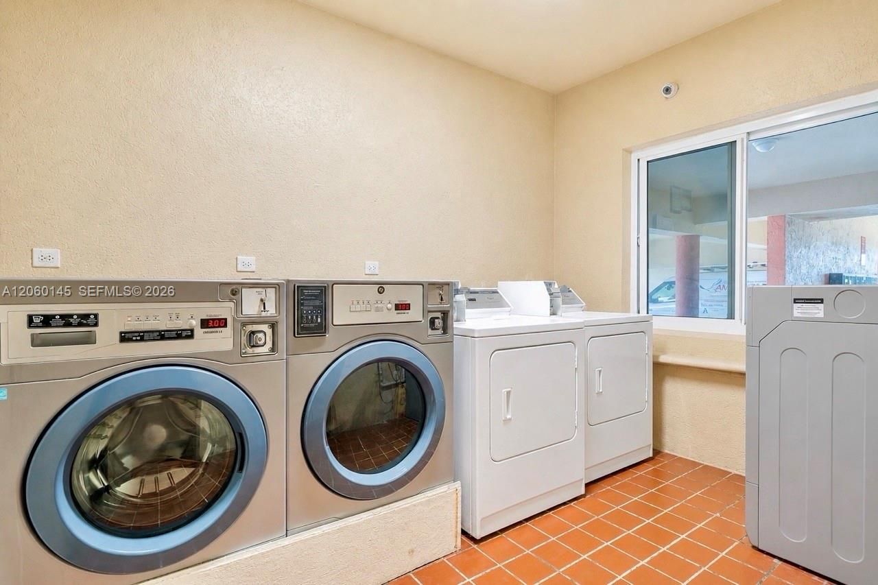 2400 NW 16th St Rd, Unit 103, Miami, FL 33125 Photo