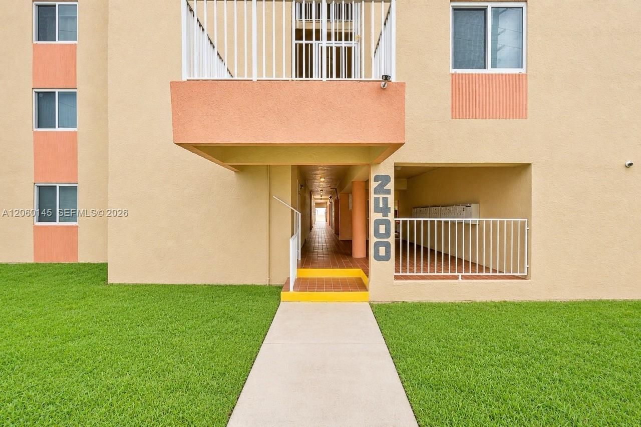 2400 NW 16th St Rd, Unit 103, Miami, FL 33125 Photo