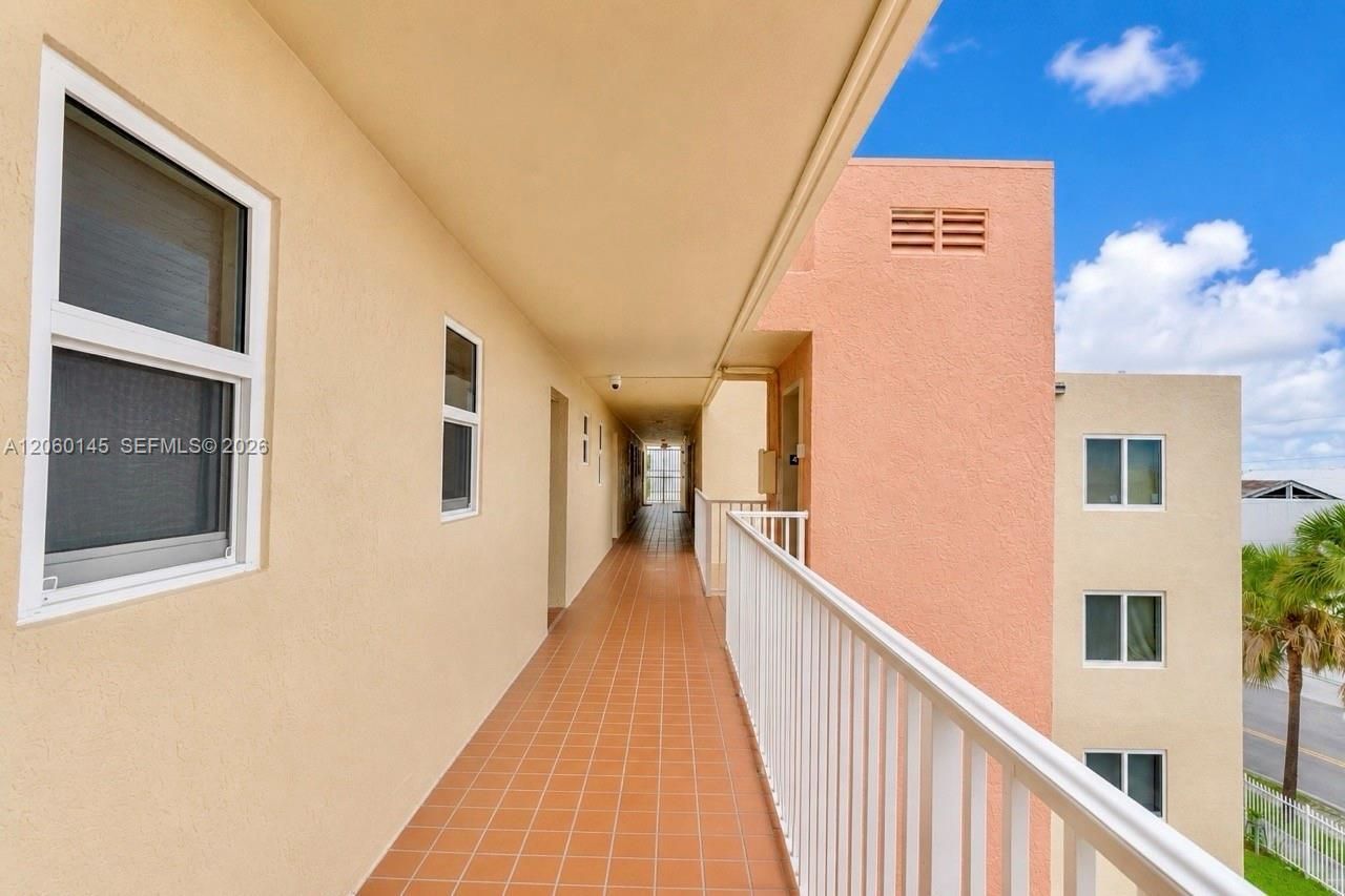 2400 NW 16th St Rd, Unit 103, Miami, FL 33125 Photo