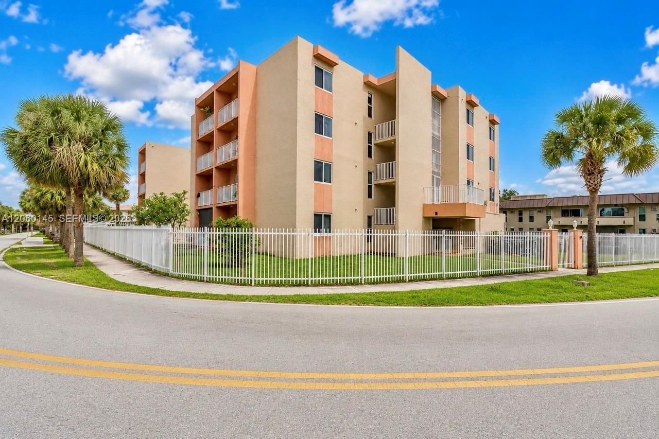 2400 NW 16th St Rd, Unit 103, Miami, FL 33125 Photo