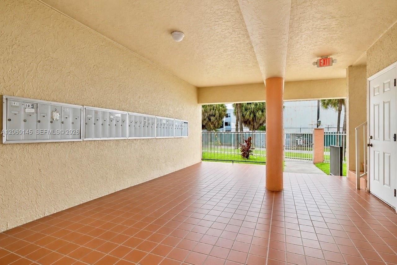 2400 NW 16th St Rd, Unit 103, Miami, FL 33125 Photo