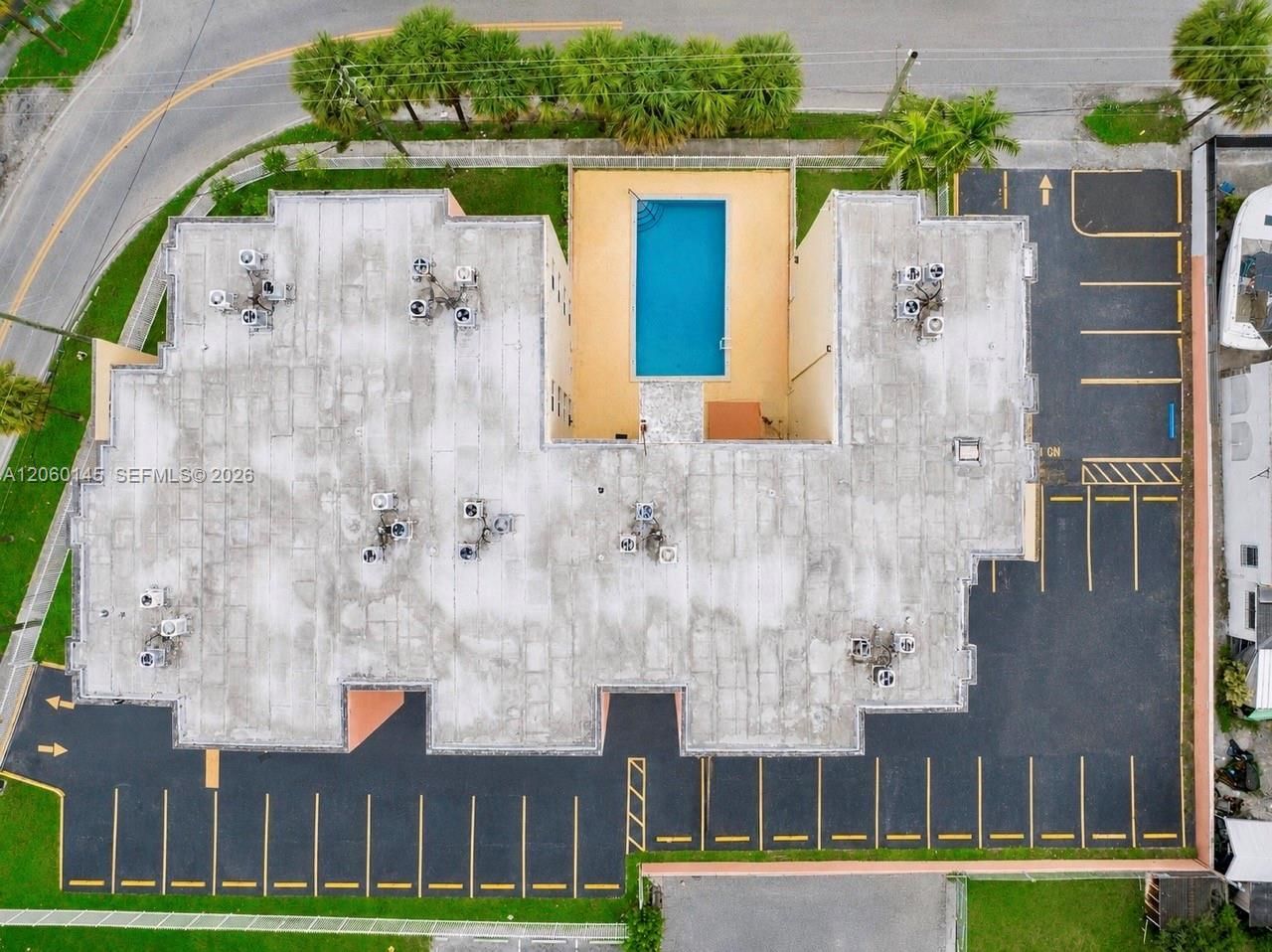 2400 NW 16th St Rd, Unit 103, Miami, FL 33125 Photo