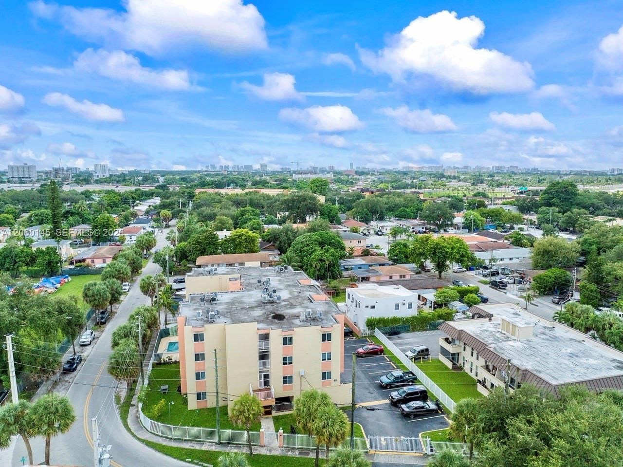 2400 NW 16th St Rd, Unit 103, Miami, FL 33125 Photo