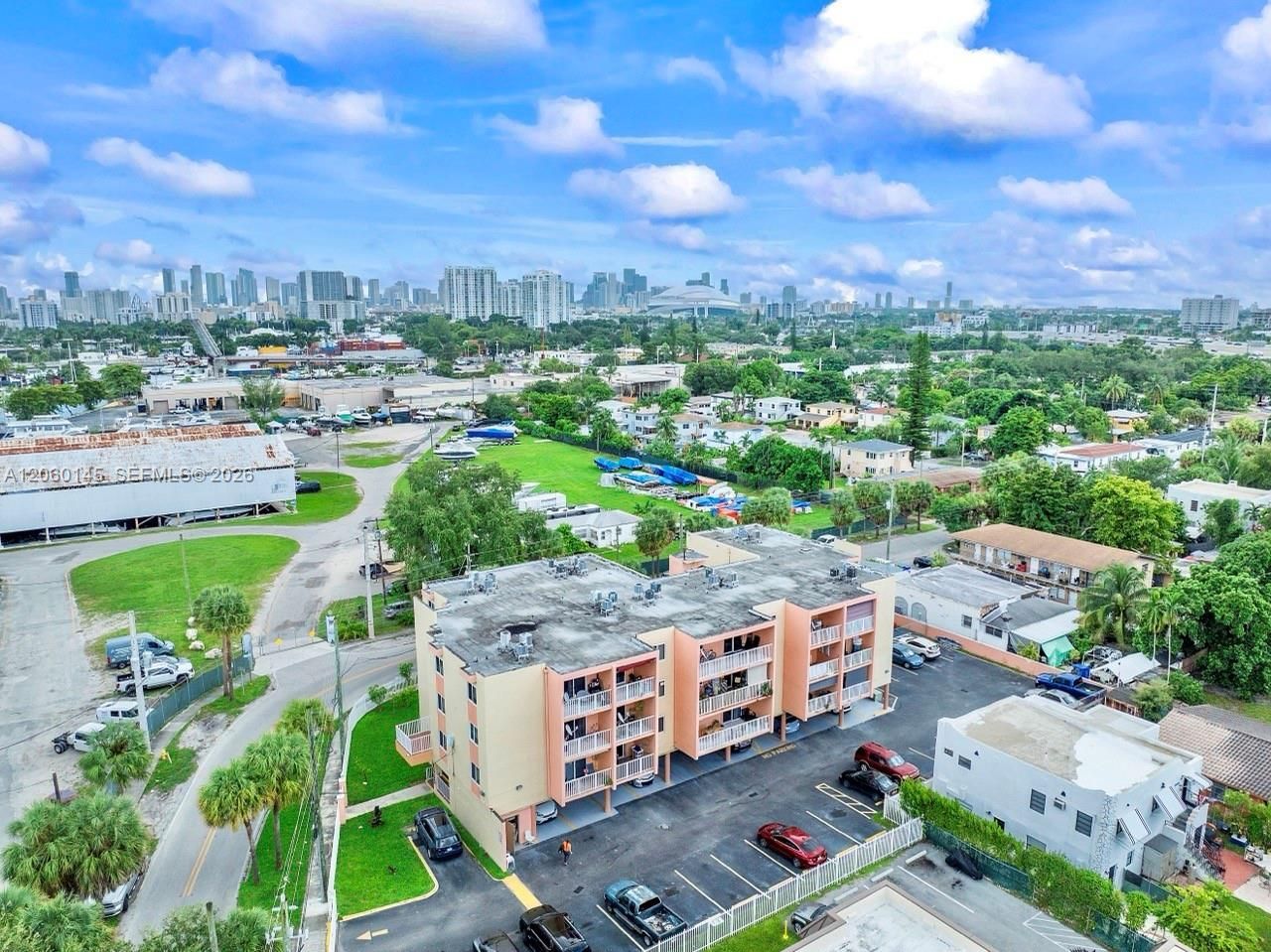 2400 NW 16th St Rd, Unit 103, Miami, FL 33125 Photo