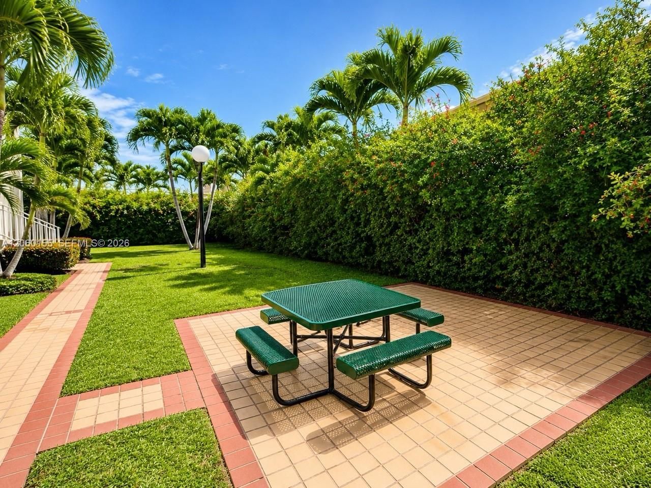 1027 94th St , Unit 4, Bay Harbor Islands, FL 33154 Photo