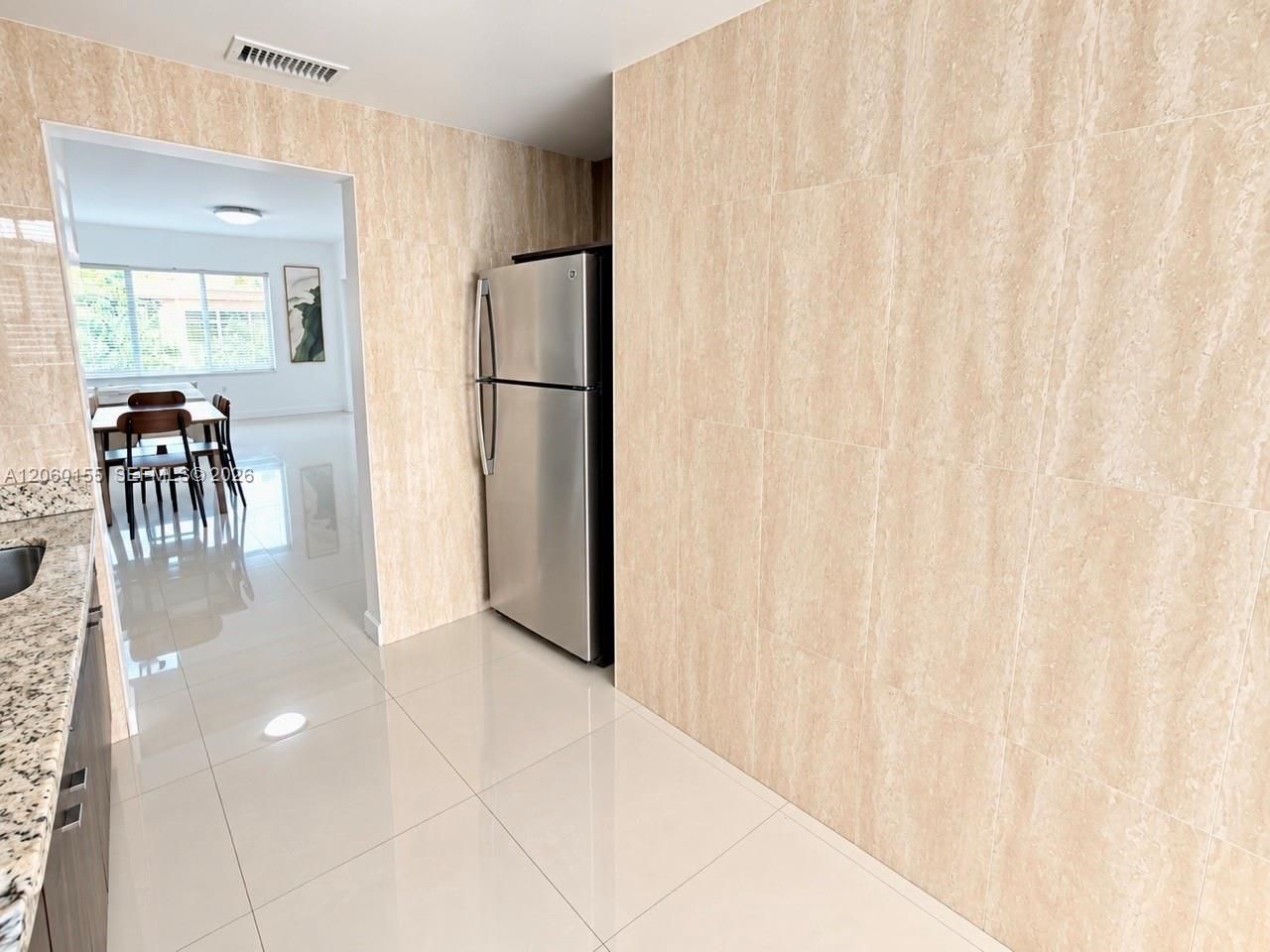 1027 94th St , Unit 4, Bay Harbor Islands, FL 33154 Photo