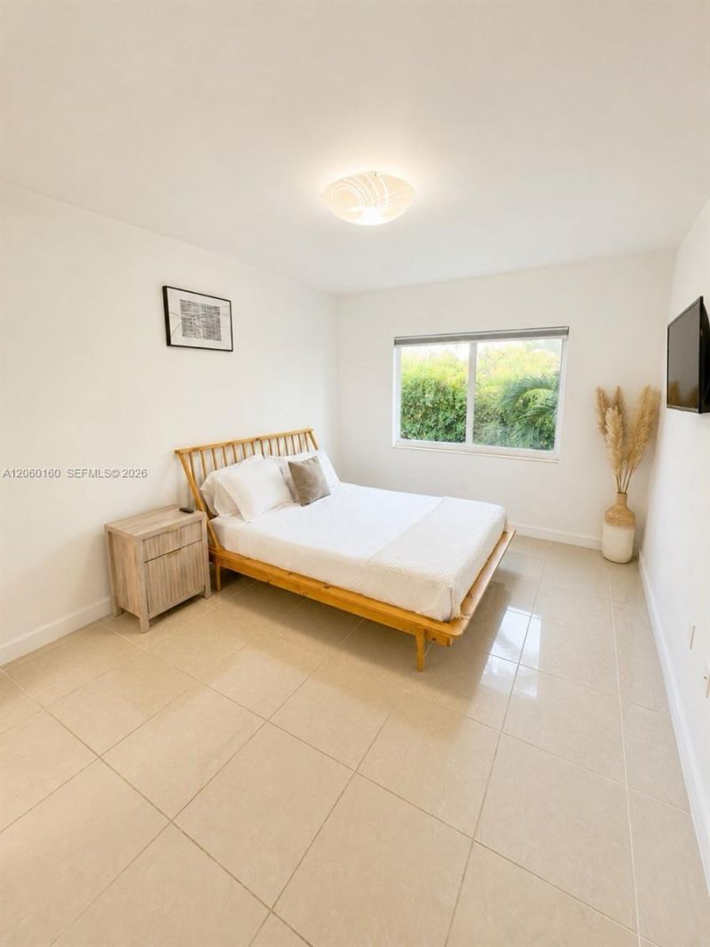 1050 94th St, Unit 2, Bay Harbor Islands, FL 33154 Photo